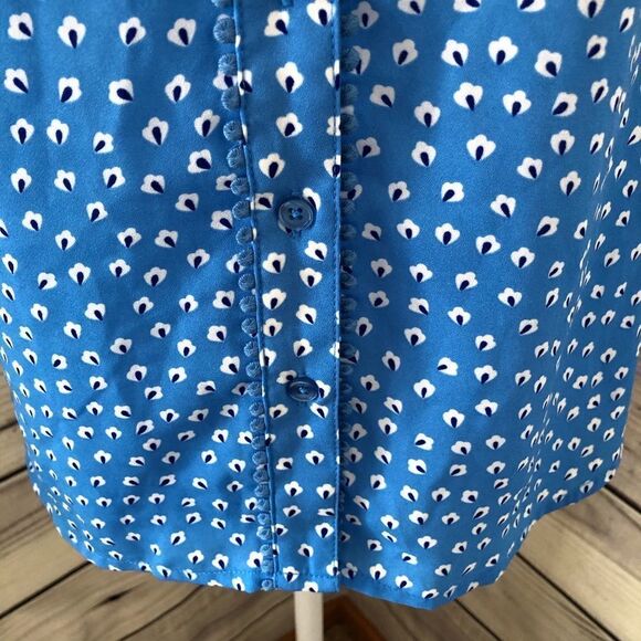 Banana Republic Blue Patterned Button Down Tank - Picture 3 of 9